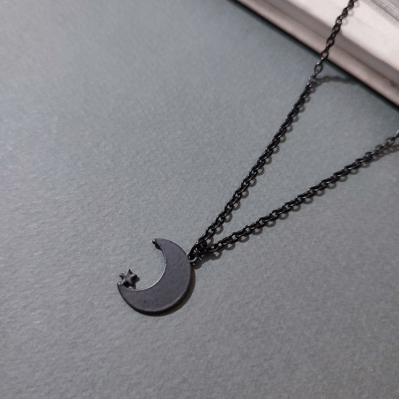 گردنبند مدل ماه و ستاره