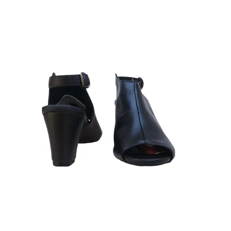 صندل زنانه مدل سگک دار رنگ مشکی