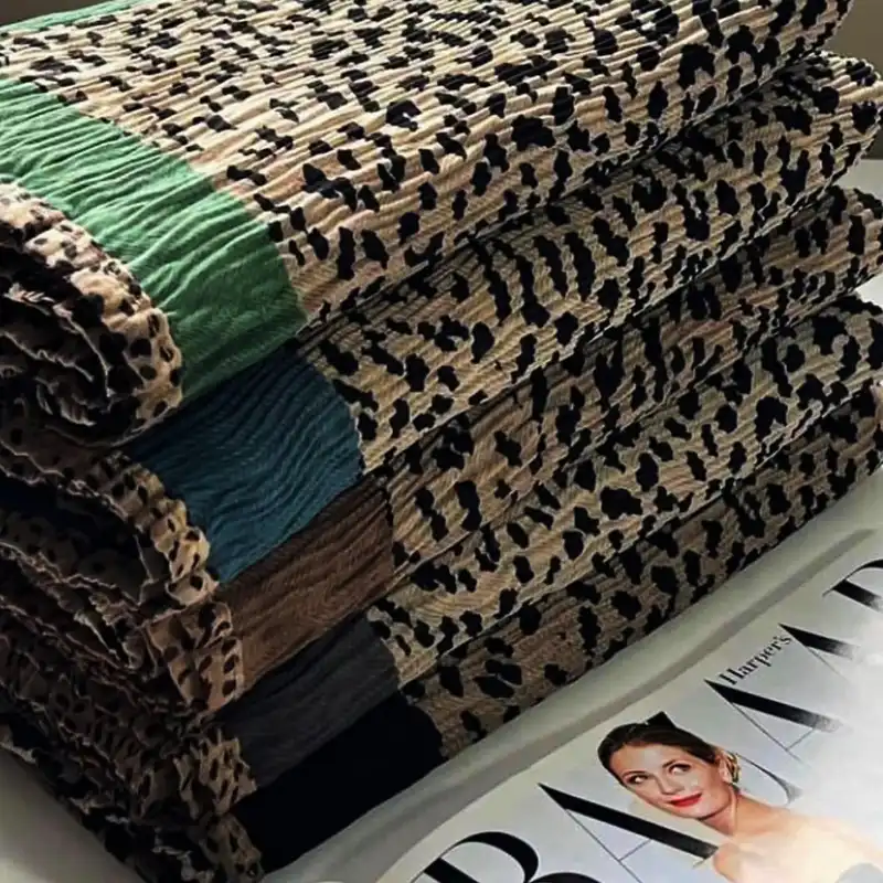 شال زنانه مدل پلنگ حاشیه