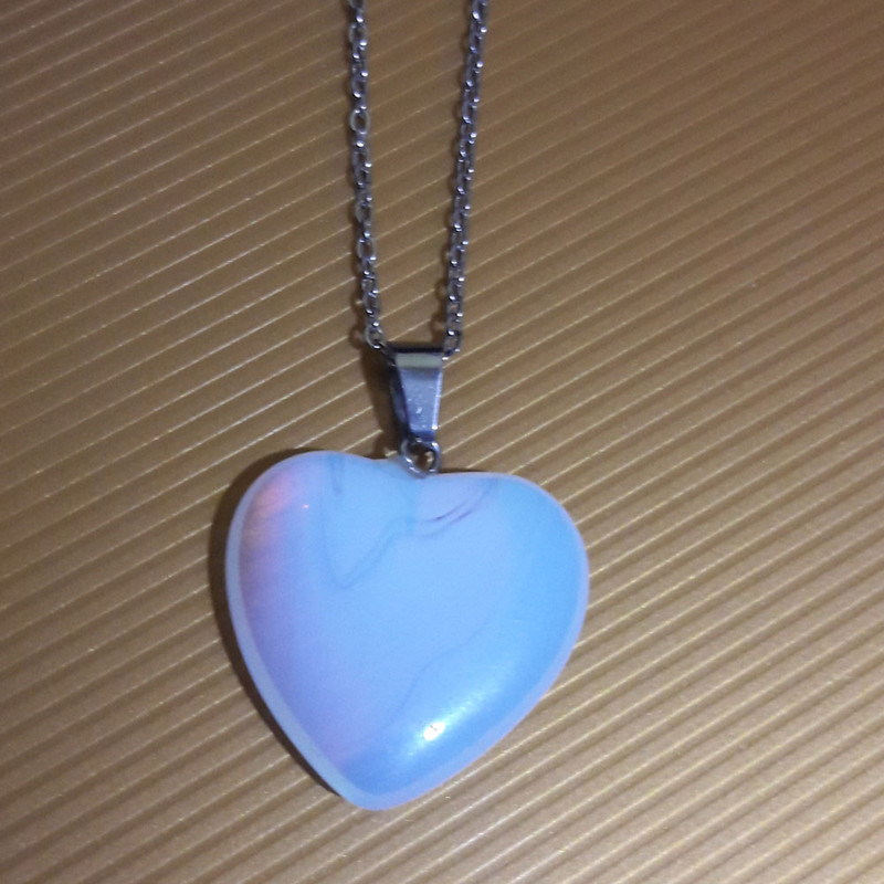 گردنبند دخترانه مدل قلب اوپال