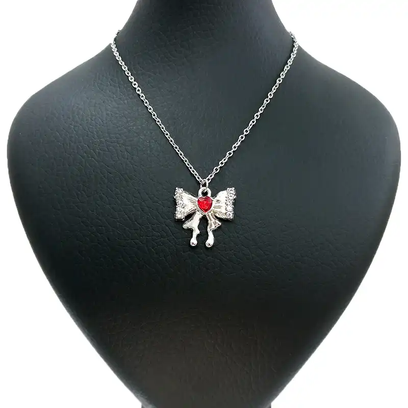 گردنبند زنانه مدل پینترستی طرح پاپیونی بسته 3 عددی