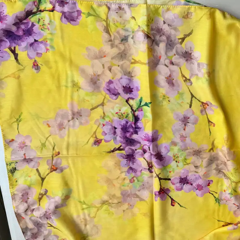 روسری زنانه مدل نخی گلدار شاد مهمانی تابستانی طرح لطیفه طراوت قواره بزرگ منگوله دار