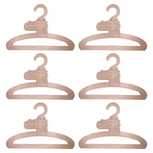 چوب لباسی نوزادی مدل تمساح کد C01 مجموعه 6 عددی