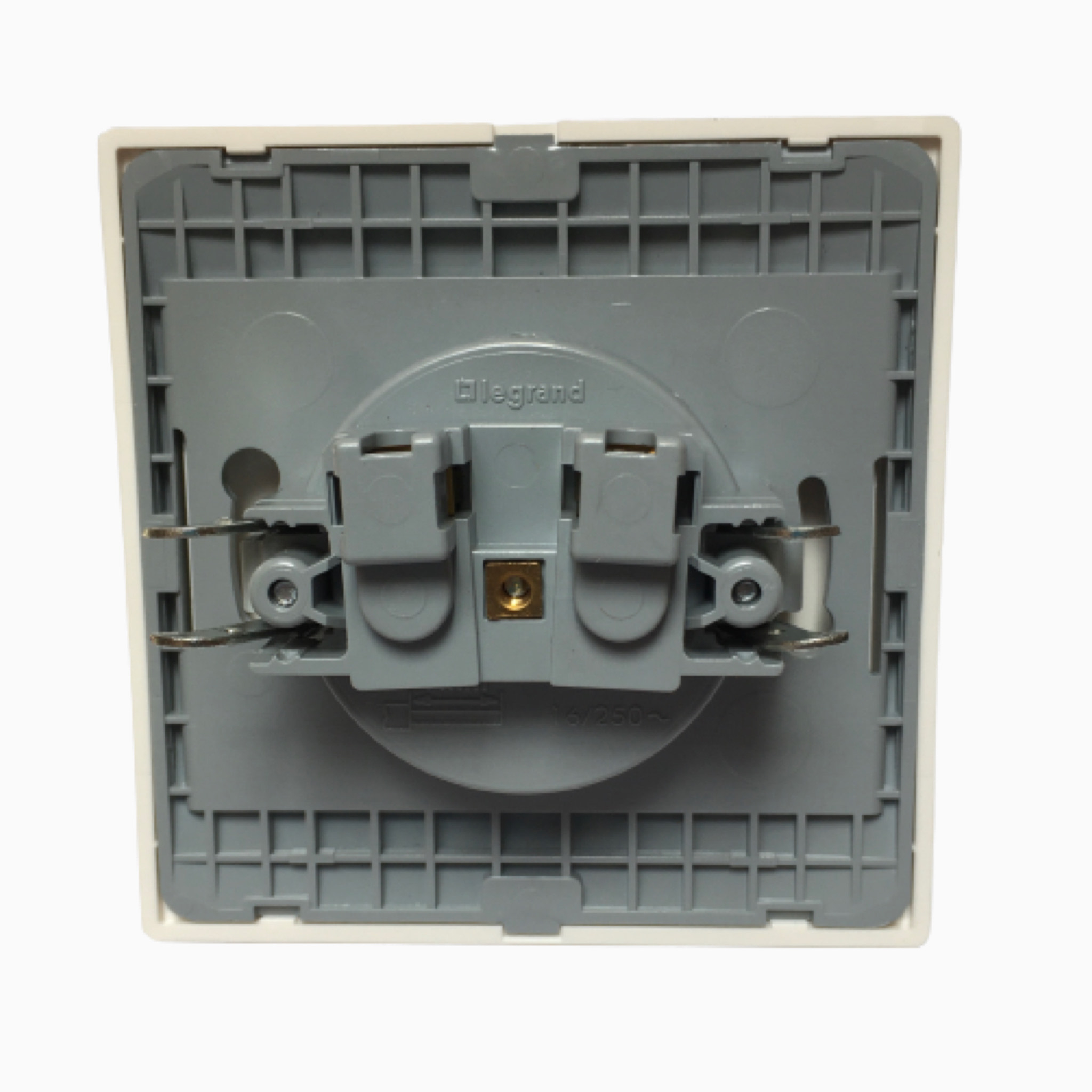 پریز برق با قفل کودک لگرند مدل مالیا