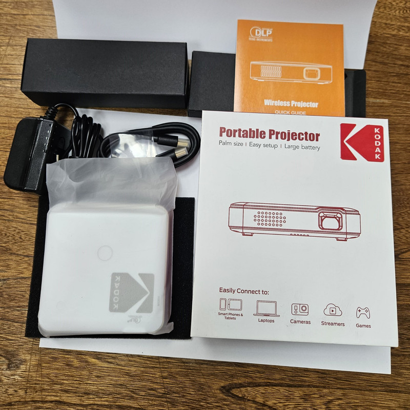 مینی ویدئو پروژکتور کداک مدل LUMA 150