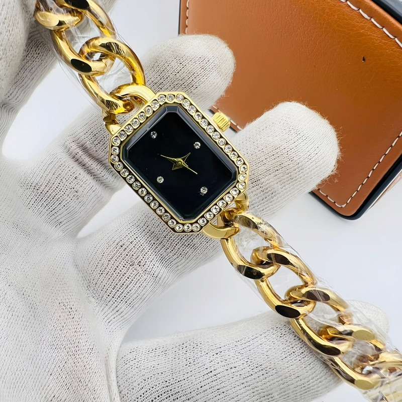 ساعت مچی عقربه ای زنانه مدل کوارتز بند زنجیری کد 1.4