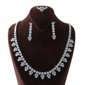 نیم ست نقره زنانه بازرگانی میلادی کد NTR_213