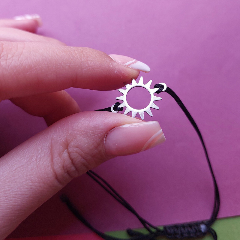 دستبند زنانه مدل نخی طرح خورشید کد HC308 دستبند زنانه مدل نخی طرح خورشید کد HC308