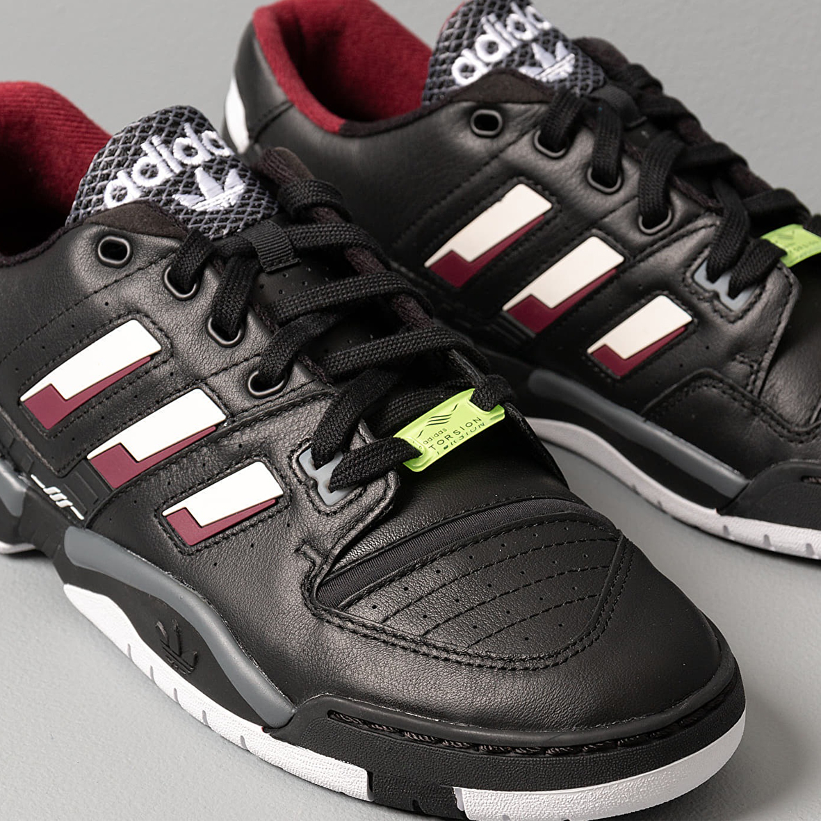 adidas torsion comp black