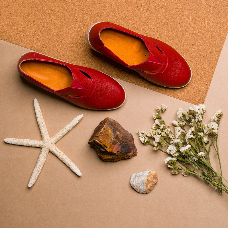 کفش روزمره زنانه مدل ترکان تمام چرم رنگ قرمز