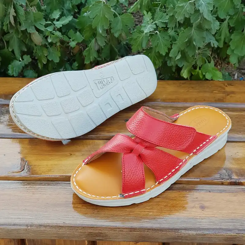 دمپایی زنانه مدل چرم طبیعی کد 06 رنگ قرمز