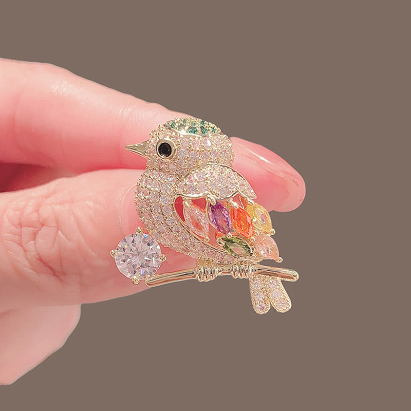 گل سینه زنانه مدل گنجشک کد 00705 گل سینه زنانه مدل گنجشک کد 00705