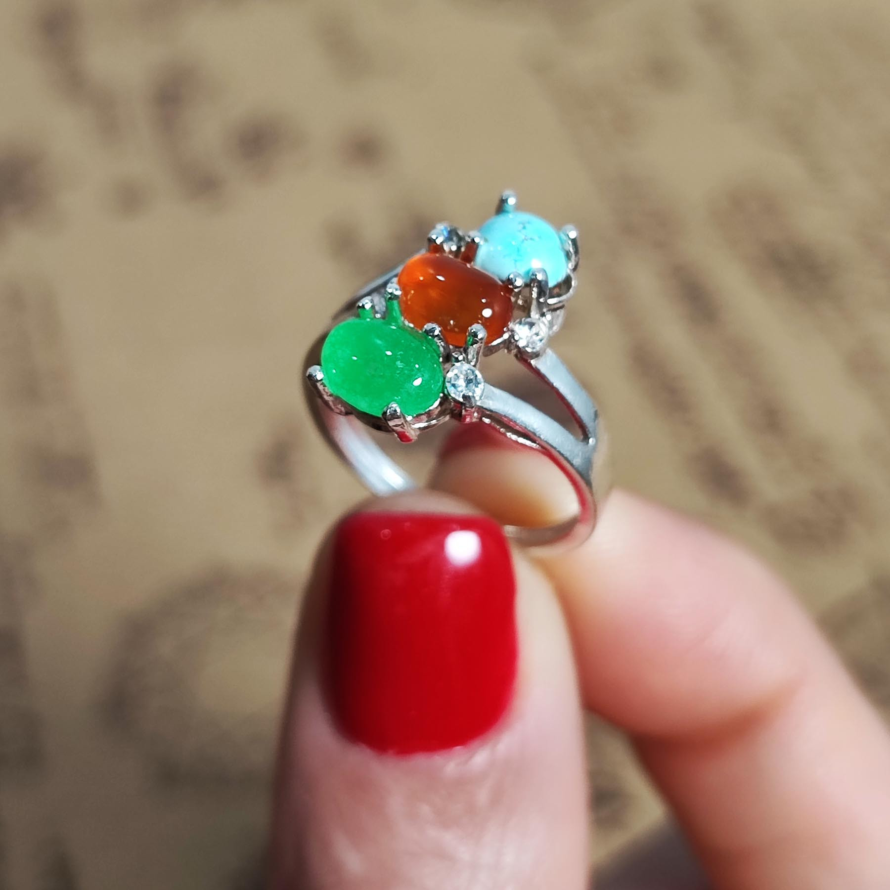 انگشتر نقره زنانه مدل عقیق سه نگین کد YW4218