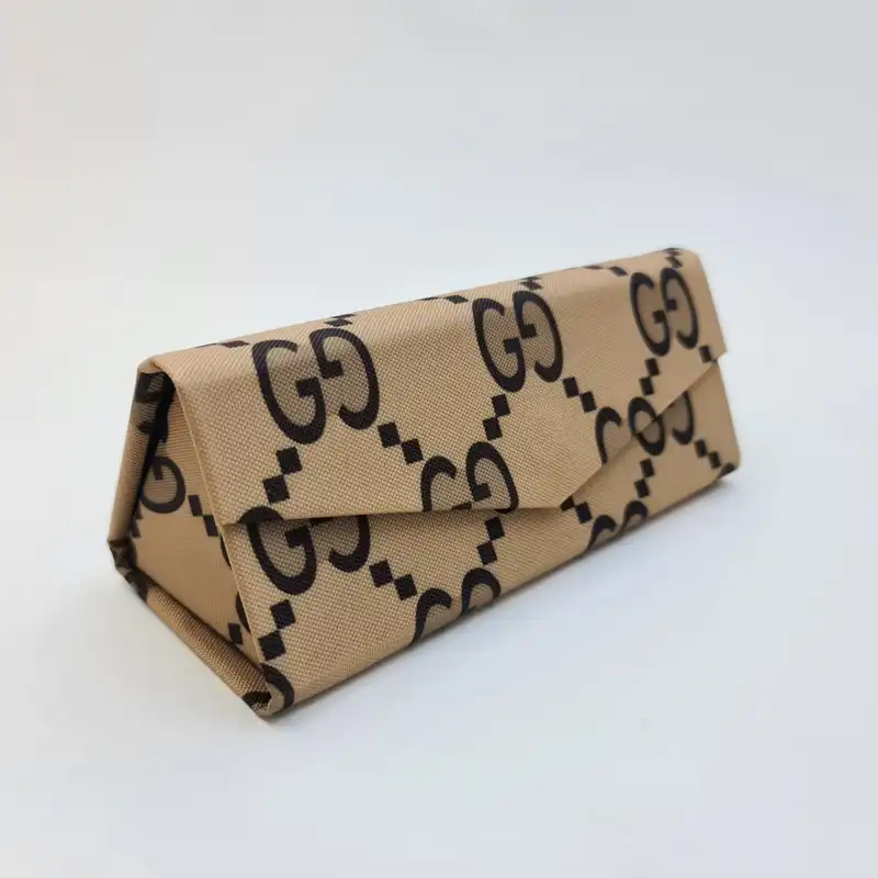 قاب عینک مدل 007 - مثلثی - تاشو