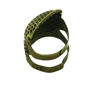 انگشتانه چرم دوزی مدل فلزی کد ESTL01
