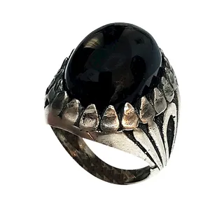 انگشتر نقره مردانه مدل عقیق حجر السئود یسری عبدالرزاقی AHSYA1