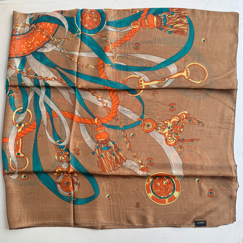 روسری زنانه مدل حریر ابریشم زنجیره ای کد 10