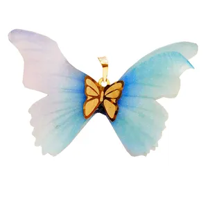 آویز گردنبند طلا 18 عیار زنانه مدل  پروانه کادویی طلای رز کد 60-180