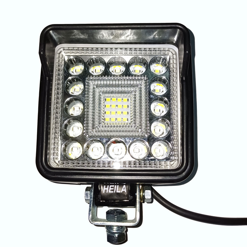 پروژکتور خودرو مدل 32LED کد 110