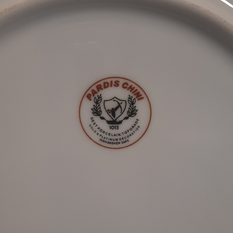 شيريني خوري پردیس مدل ویلیج پایه دار