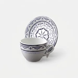 سرویس 17 پارچه چایخوری 6 نفره چینی مقصود مدل یارین