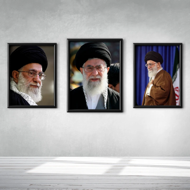 تابلو بکلیت مدل قاب شاسی طرح قائد امت امام خامنه ای و امام خمینی کد B-MR-1245 فریم مشکی مجموعه 3 عددی