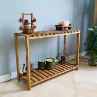 استند گلدان چوبی مدل sl900 از جنس چوب روسی با ابعاد 80x30x70 سانتی&zwnj;متر، دارای سنباده&zwnj;کاری و لایه جلا، مناسب برای دکوراسیون روستیک و امکان استفاده بدون رنگ برای اجرای رنگ دلخواه