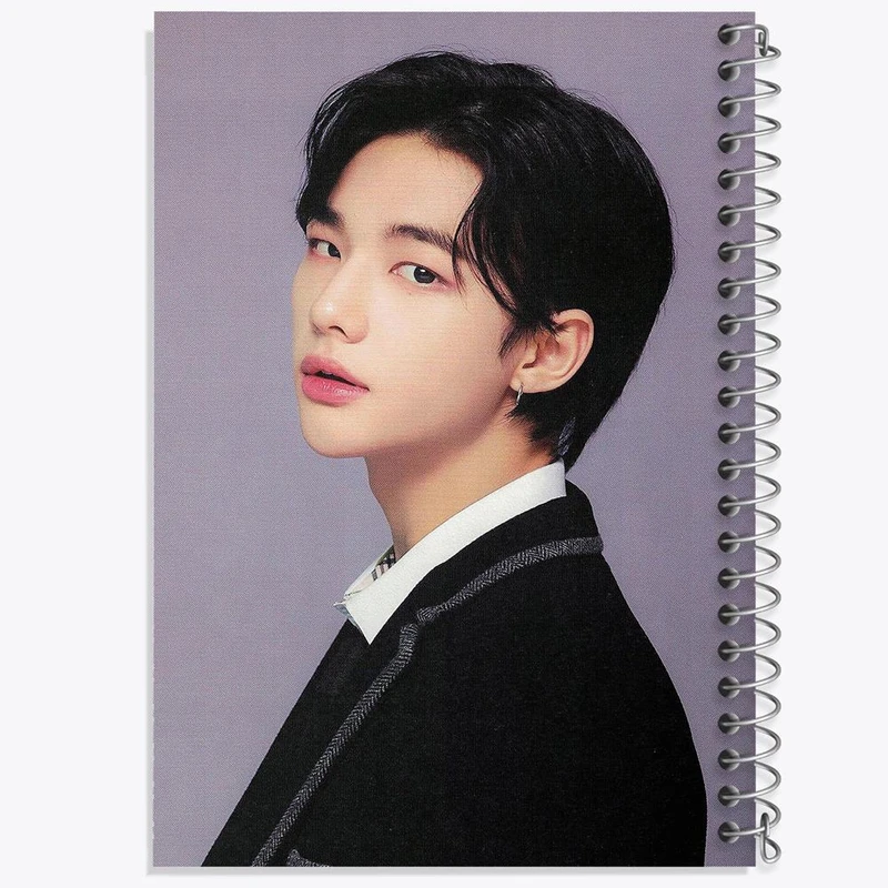 دفتر مشق 100 برگ خندالو طرح هیونجین گروه استری کیدز Stary Kids کد 16879