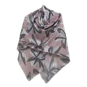 روسری زنانه مدل نخی چهارفصل قواره بزرگ کد 1418