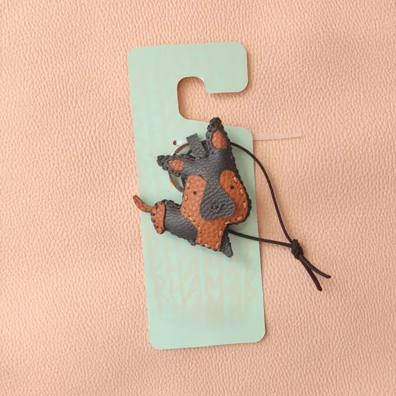 جاکلیدی چرمی مدل سگ ژرمن