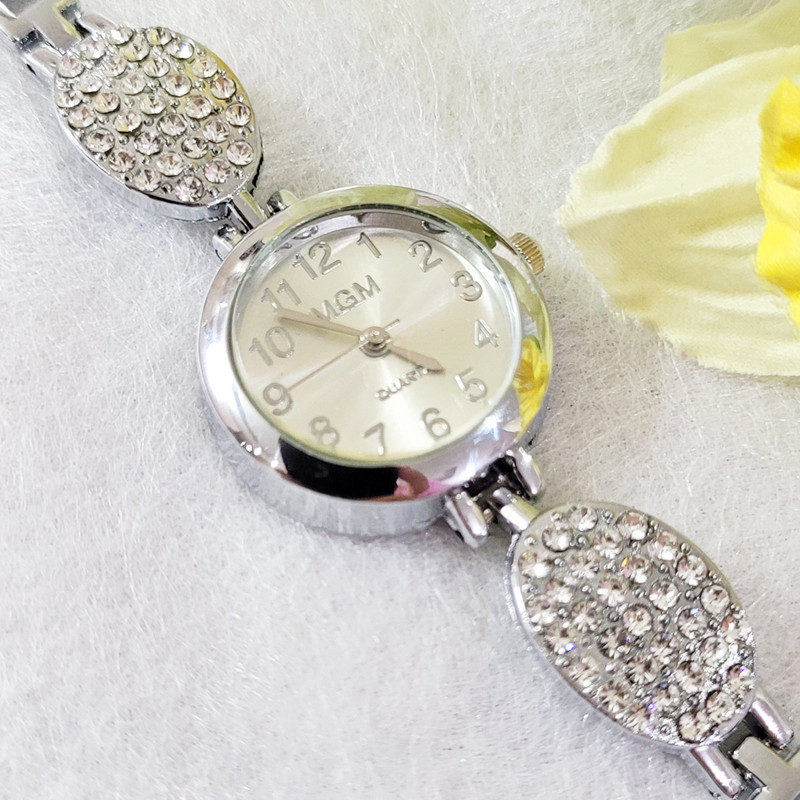 ساعت مچی عقربه ای دخترانه ام جی ام کد 04