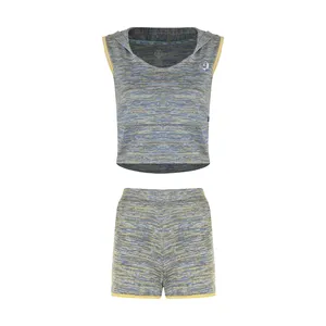 ست تاپ و شلوارک ورزشی زنانه پاتیک مدل کلاه دار 18829