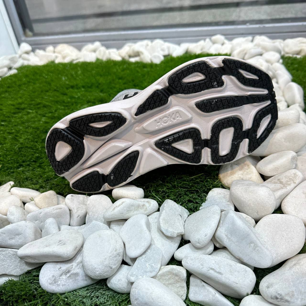 کفش پیاده روی هوکا مدل بوندی 8