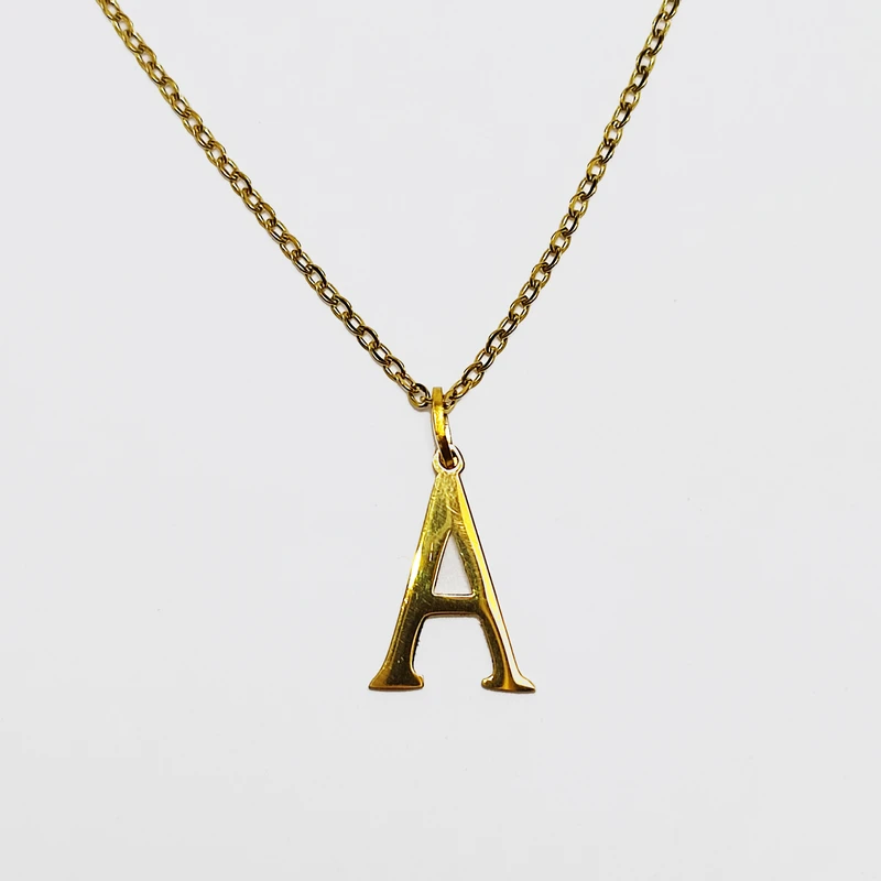 گردنبند زنانه مدل حرف انگلیسی a