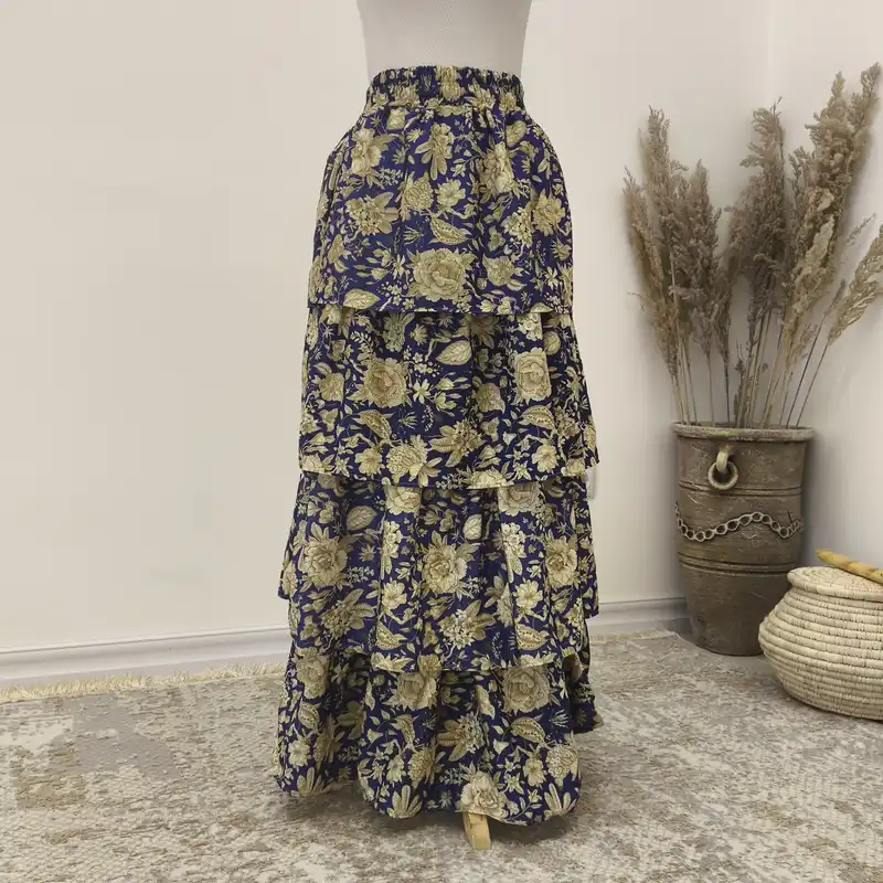 دامن چین‌دار زنانه مدل طبقه ای آسمان