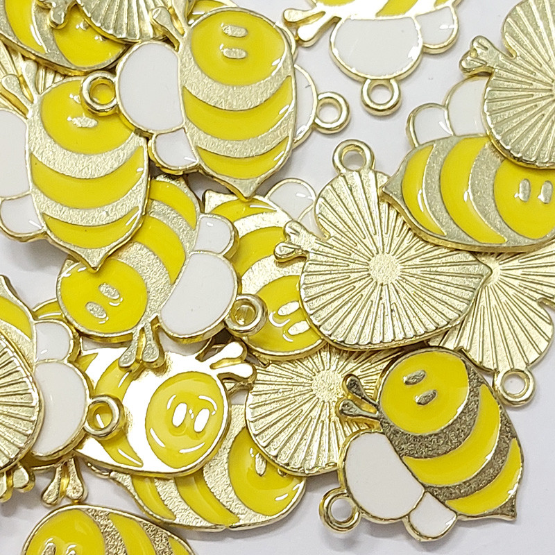 آویز گردنبند دخترانه مدل زنبور کوچولو کد 1-51