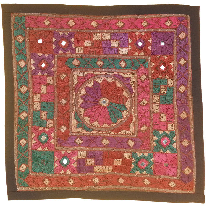 رومیزی سوزن دوزی مدل عسلی کد SOO48