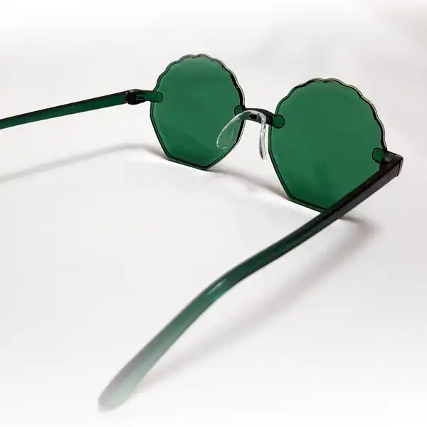 عینک آفتابی بچگانه مدل صدف کد 02