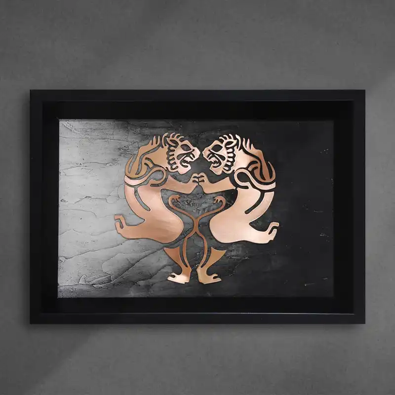 تابلو معرق مسی طرح نماد شیر دوره هخامنشیان پتینه کد 2030-134