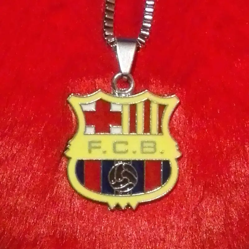 گردنبند مدل بارسلونا F.C.B