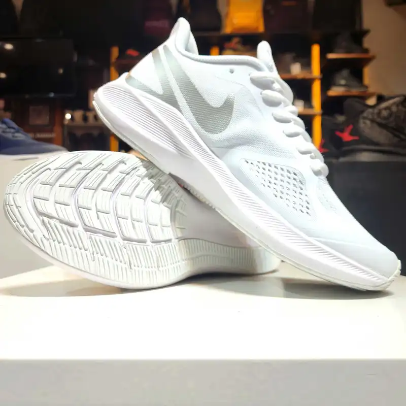 کفش مخصوص دویدن مدل ZOOM STRUCTURE 7X WHSIL-100055001