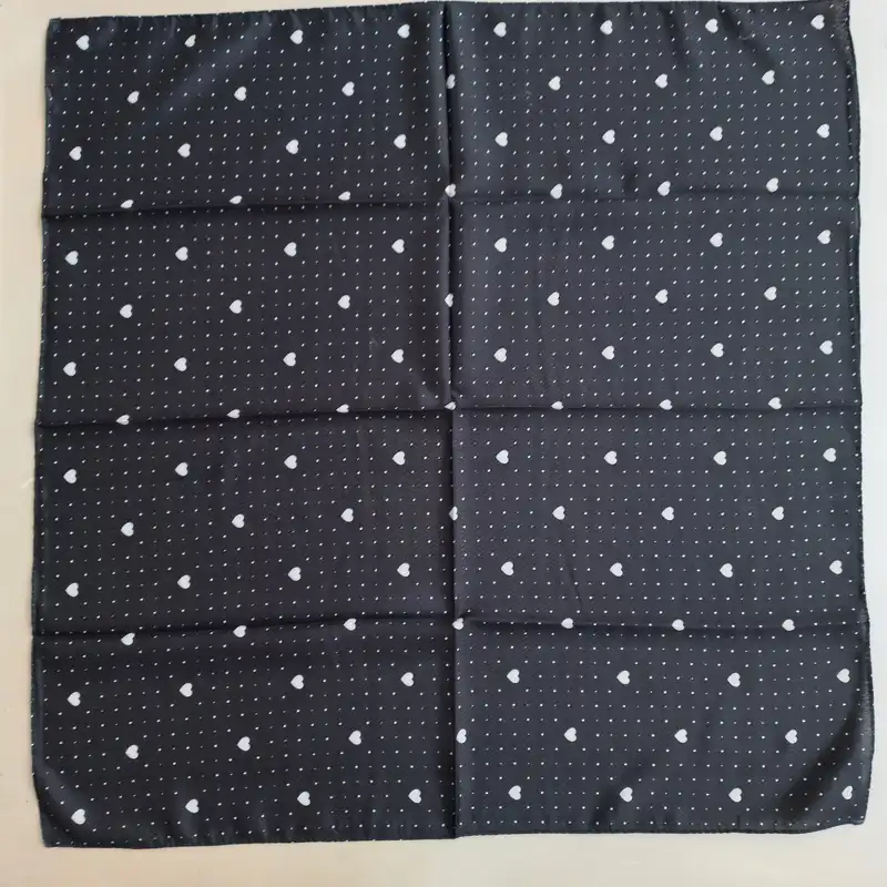 روسری زنانه مدل نخی مینی خالخالی قلب دار