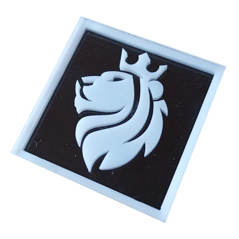 آرم درب موتور مدل LION CROWN-BLACK مناسب برای پژو پارس