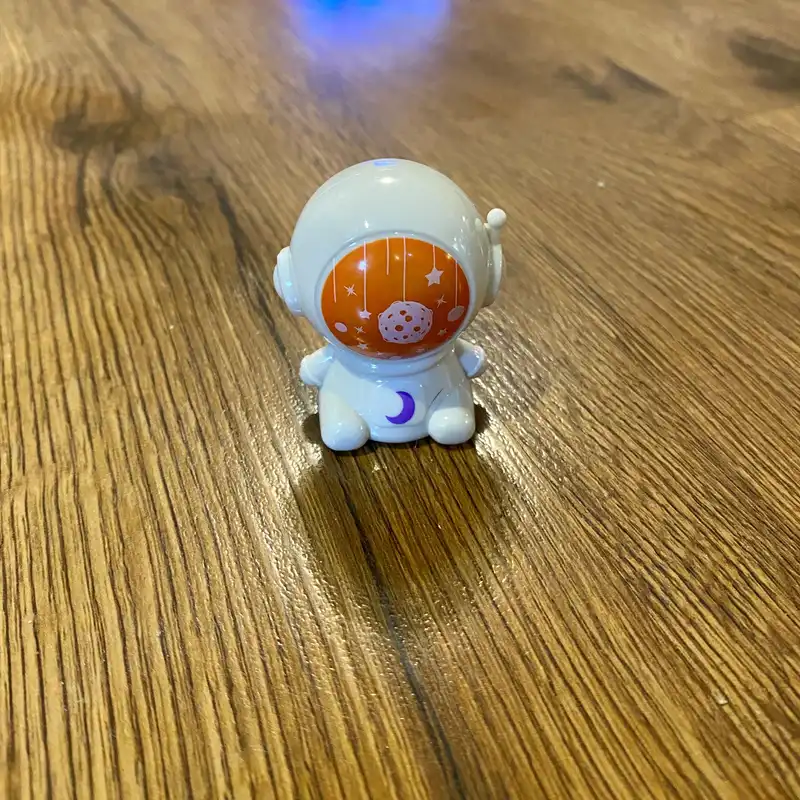 تراش مدل مخزن دار طرح آدم فضایی کد 501