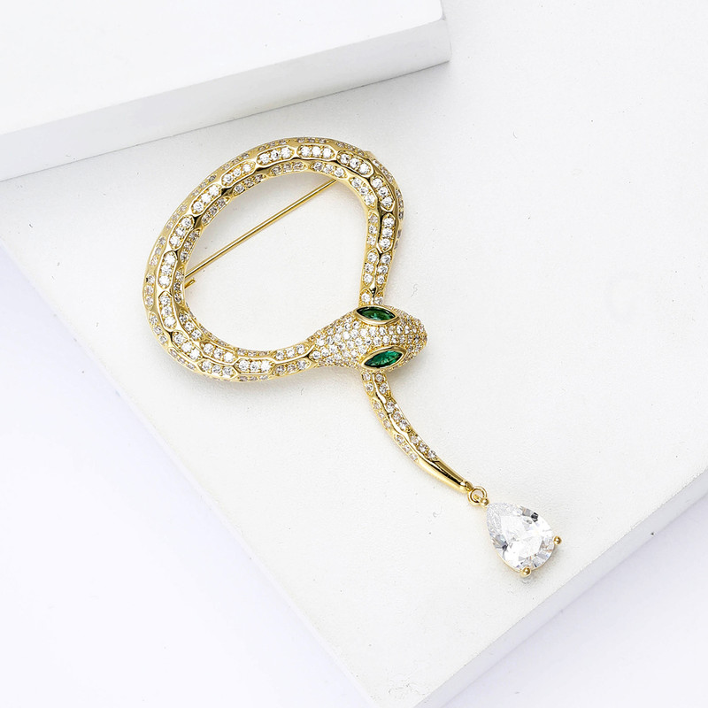 گل سینه زنانه مدل ماری کد G_Lnd_523