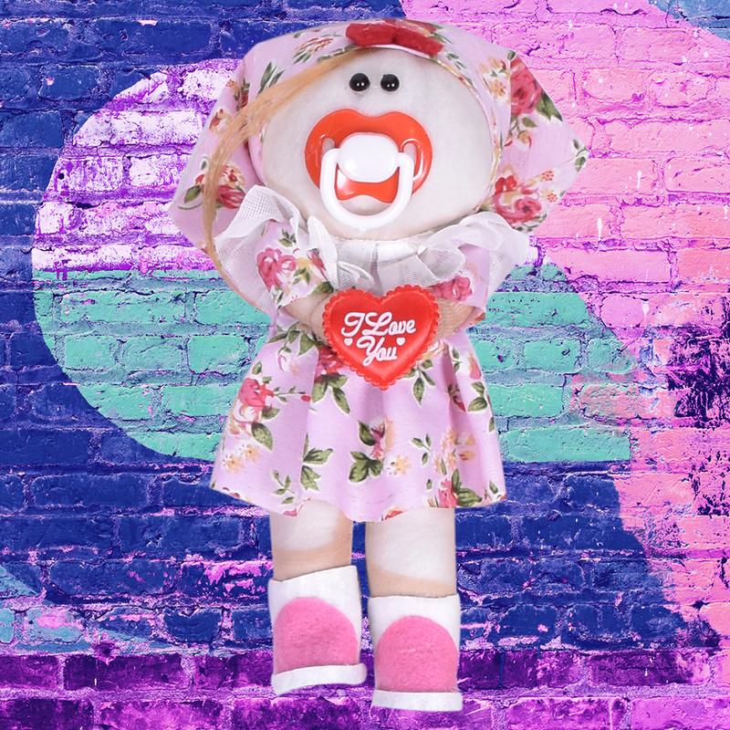 عروسک مدل دختر روسی کد 205 ارتفاع 23 سانتی متر