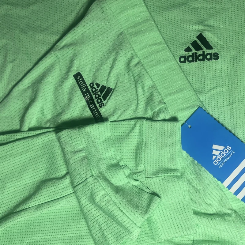 عکس شماره 3 : ست تی شرت و شلوار ورزشی زنانه مدل grw95ad