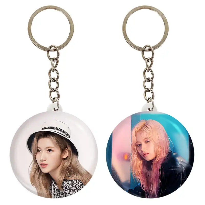 جاکلیدی خندالو مدل سانا گروه توایس TWICE کد 1992019913 مجموعه 2 عددی