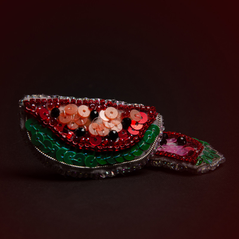 گل سینه زنانه مدل هندوانه