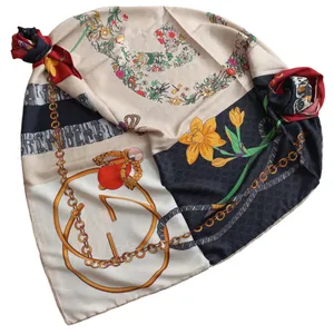 روسری زنانه گوچی مدل ابریشم توییل گلدار فانتزی کد 12